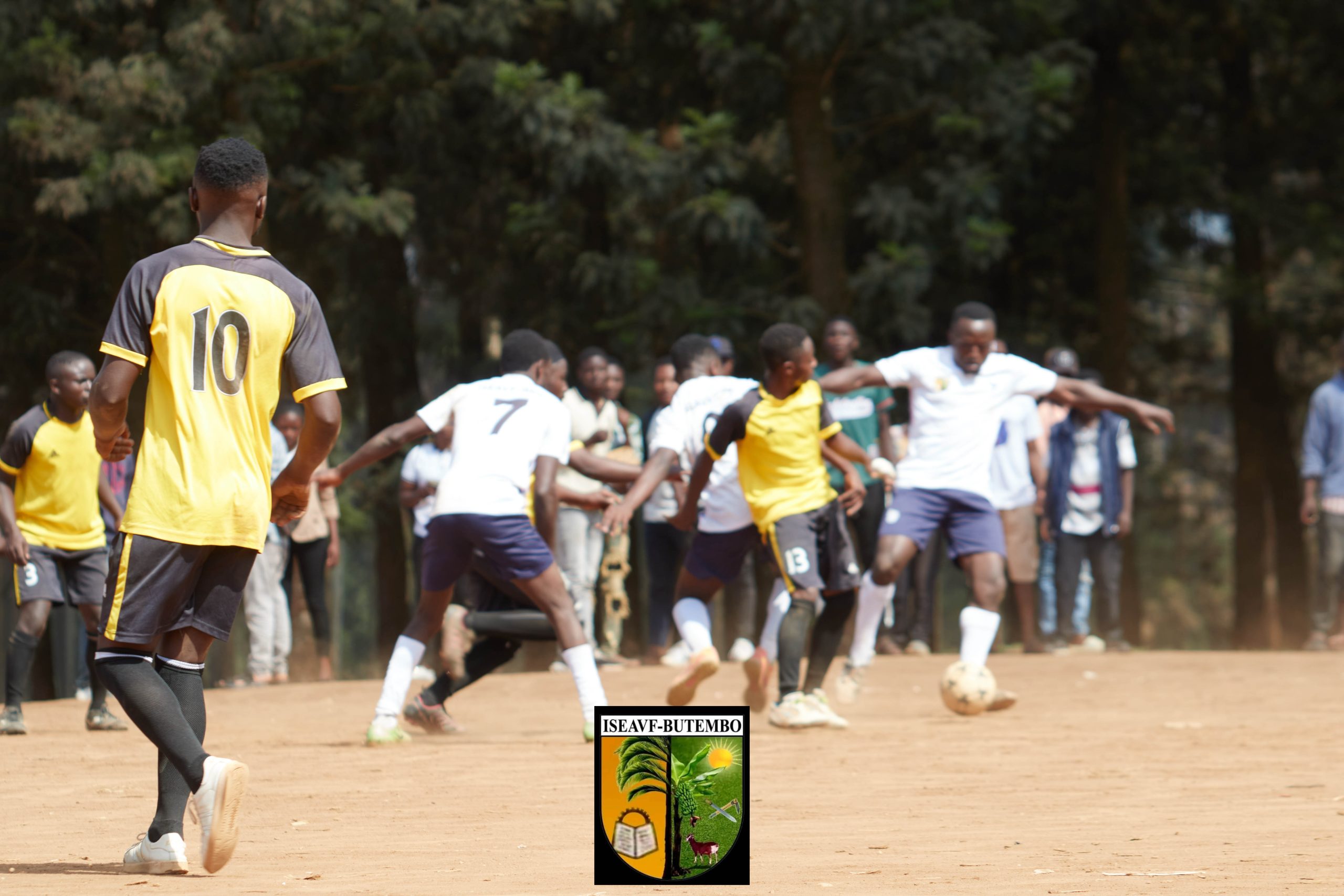 Butembo : Match amical entre anciens et nouveaux inscrits de l’ISEAVF soldé par un Un score de parité 2-2